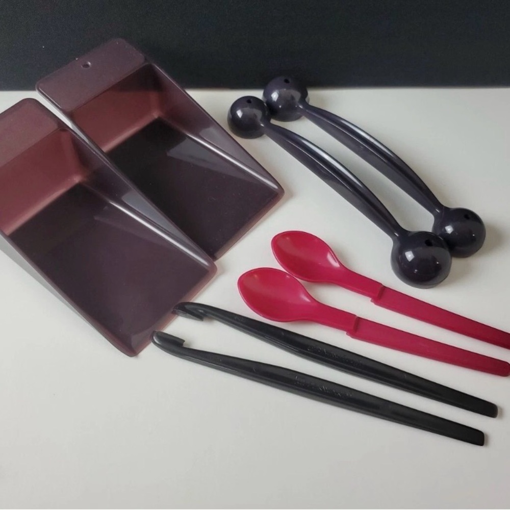 Tupperware Gadgets Flat Scoop Melonballer Citrus Peeler Hang Spoons Set Of 8